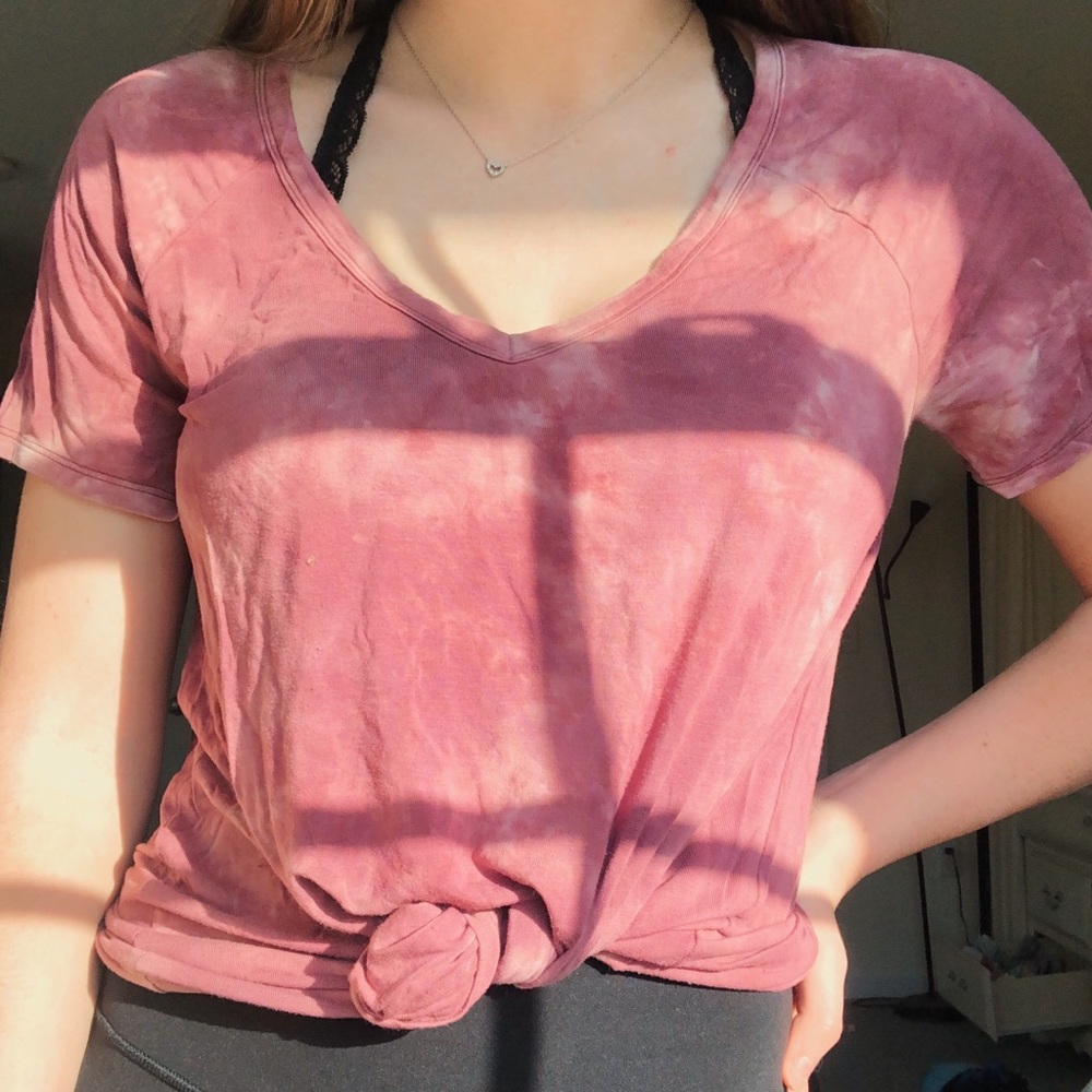 american eagle v neck tee